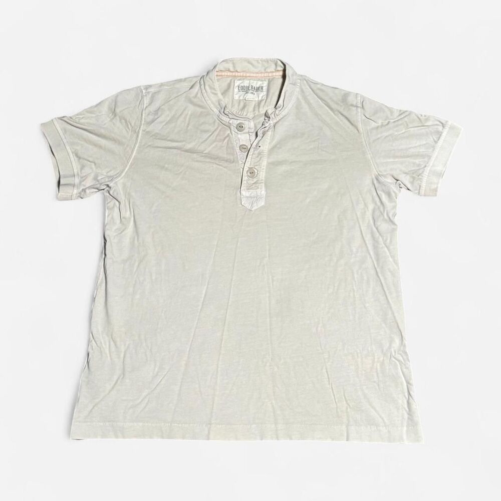 Eddie Bauer beige short sleeve Henley Shirt Size Large (width 21/1/2in, length 2